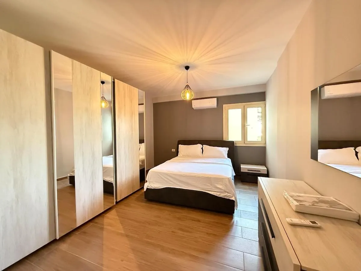 Gold Apartament Durres 0*,  Albania